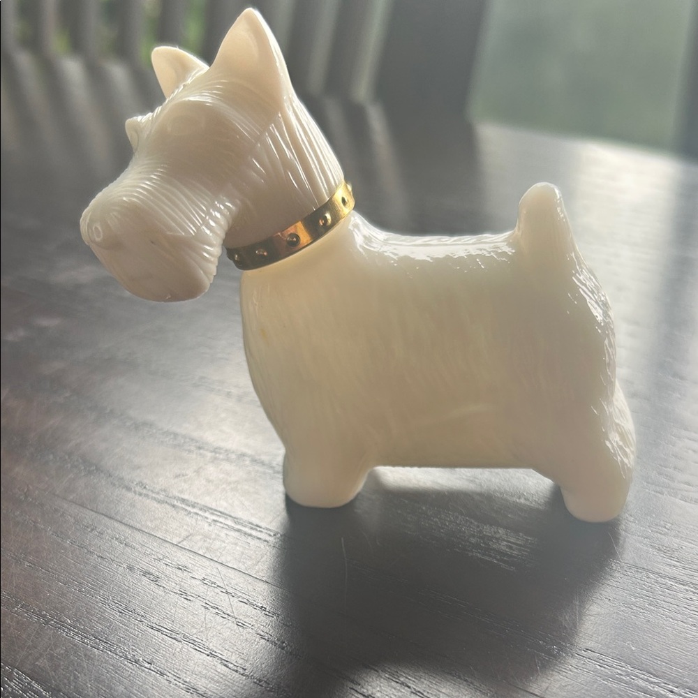 Avon white milk glass Scottish Terrier cologne bottle (empty)